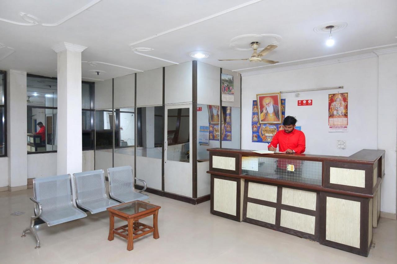 Oyo 24423 Hotel Royal Sohana ภายนอก รูปภาพ