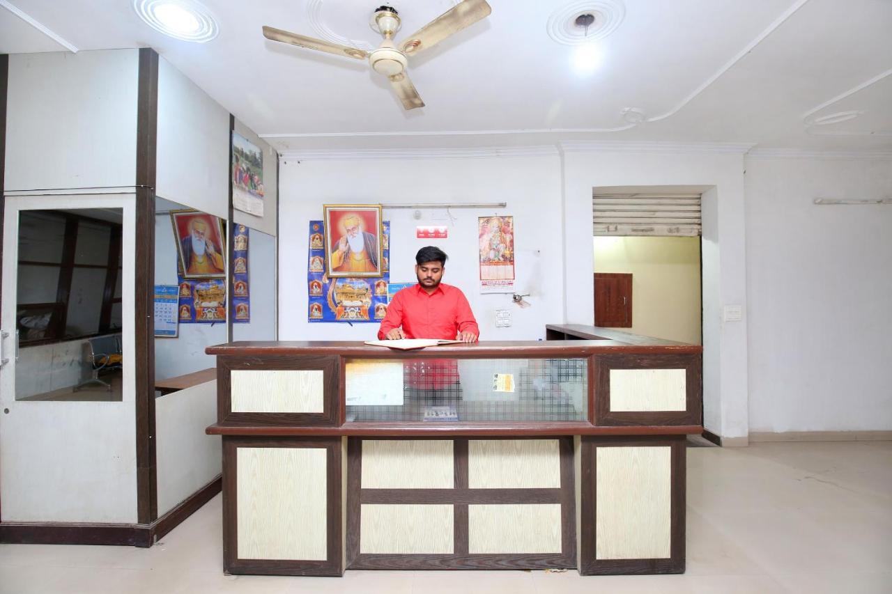 Oyo 24423 Hotel Royal Sohana ภายนอก รูปภาพ
