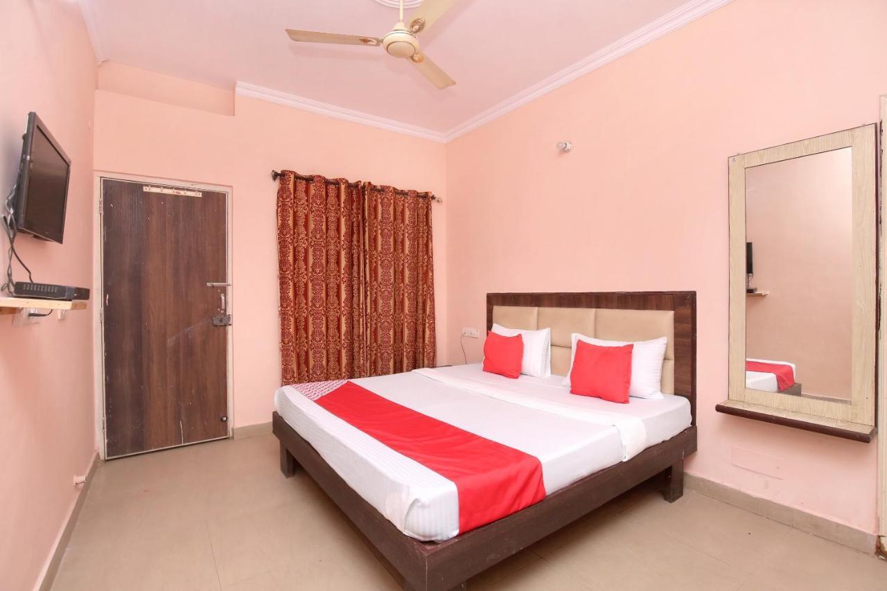 Oyo 24423 Hotel Royal Sohana ภายนอก รูปภาพ