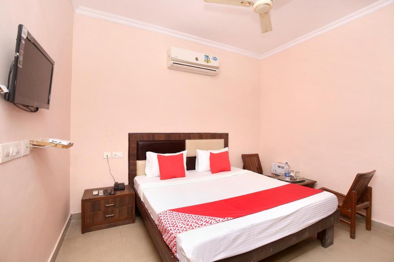 Oyo 24423 Hotel Royal Sohana ภายนอก รูปภาพ