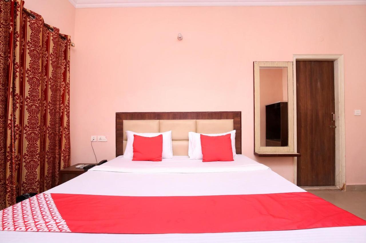 Oyo 24423 Hotel Royal Sohana ภายนอก รูปภาพ