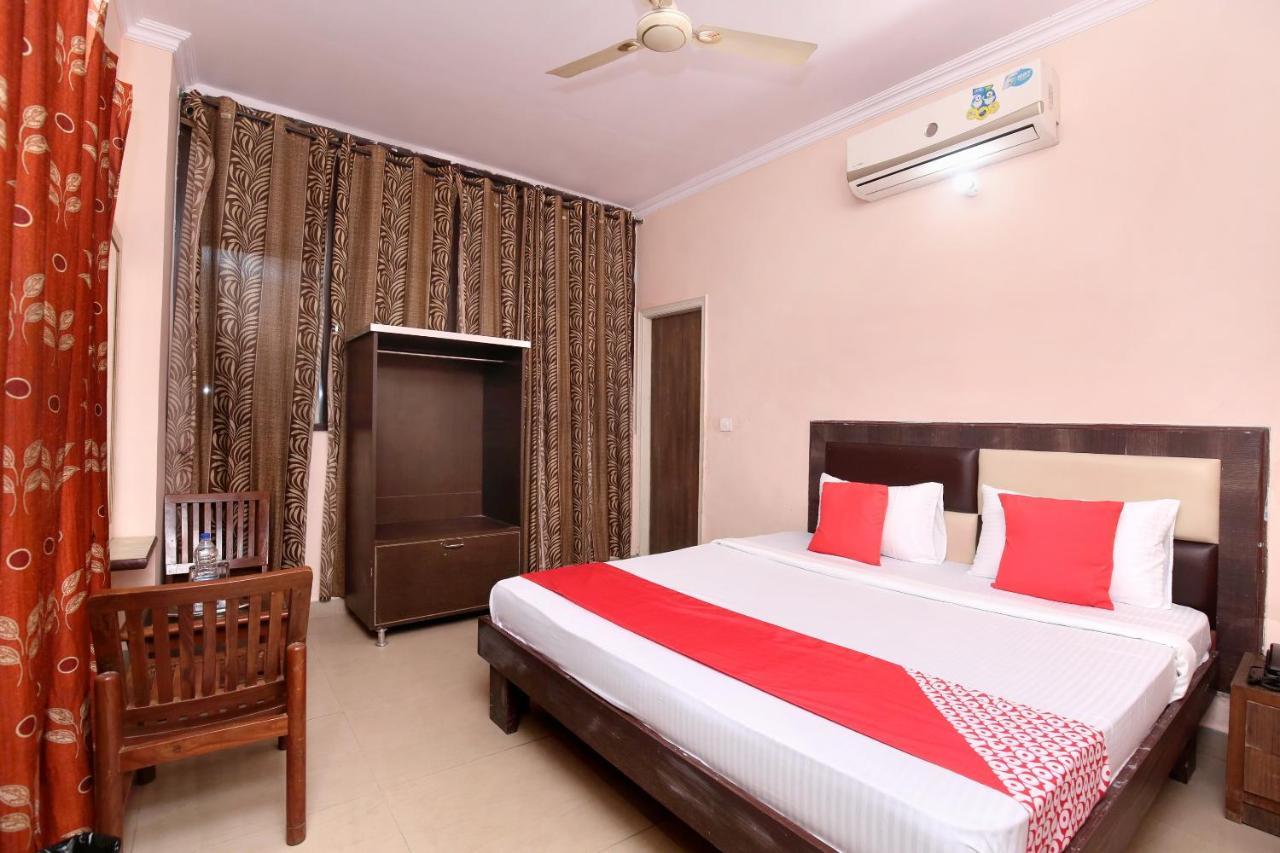 Oyo 24423 Hotel Royal Sohana ภายนอก รูปภาพ