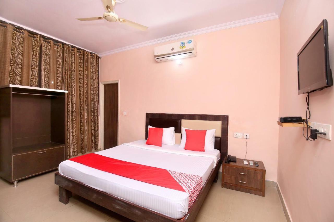 Oyo 24423 Hotel Royal Sohana ภายนอก รูปภาพ
